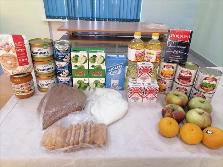 Продуктовые наборы школьникам.