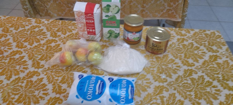 Продуктовые наборы школьникам.
